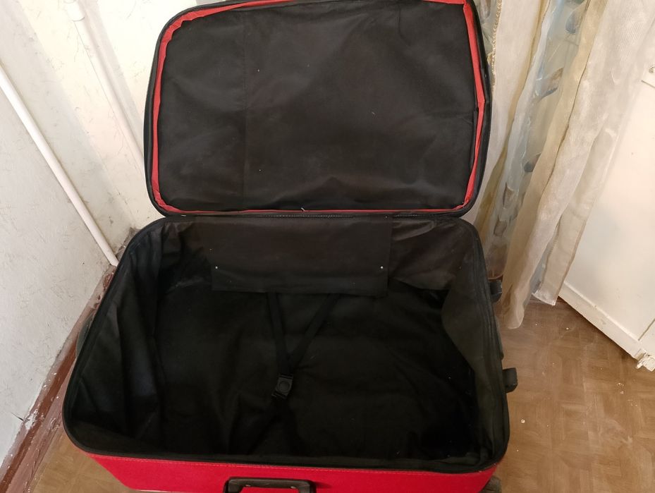Чемодан xl большой на  2 х колесах