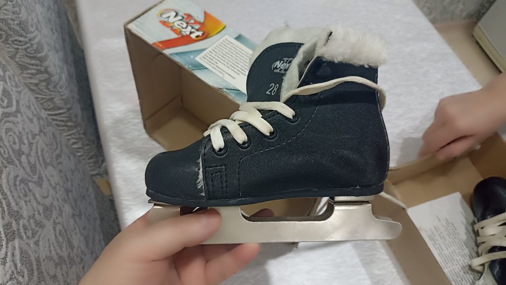 Продам срочно  коньки