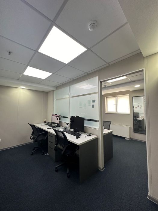 Продается стол рабочий с тумбой