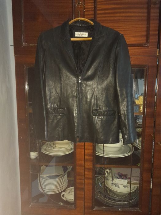 Кожаная куртка L