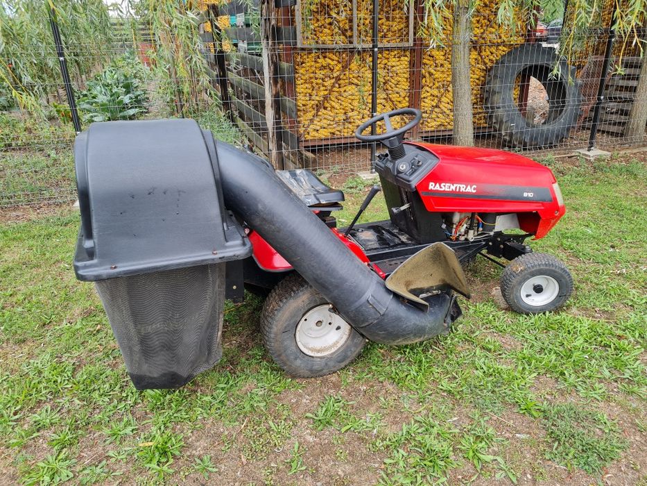 Tractoras Tractor MTD Rasentrac B10 pentru tuns iarba / gazon / livada