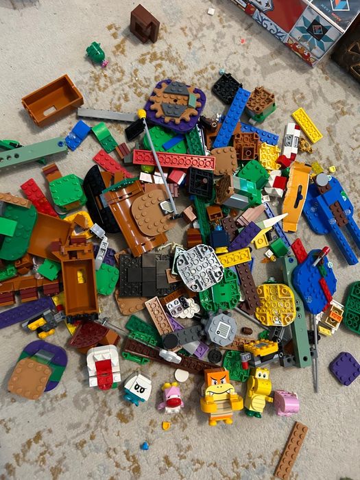 Lego Super Mario seturi diverse cu figurine incluse