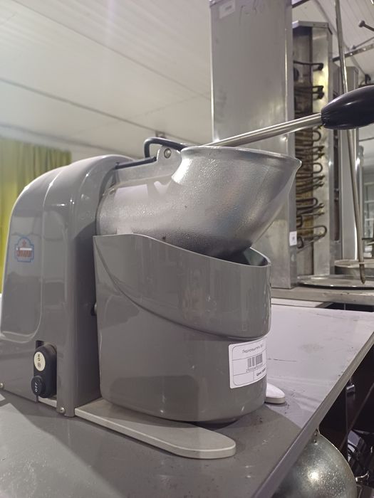 Ледокрошитель, измельчитель для льда, лёдодробилка  стол