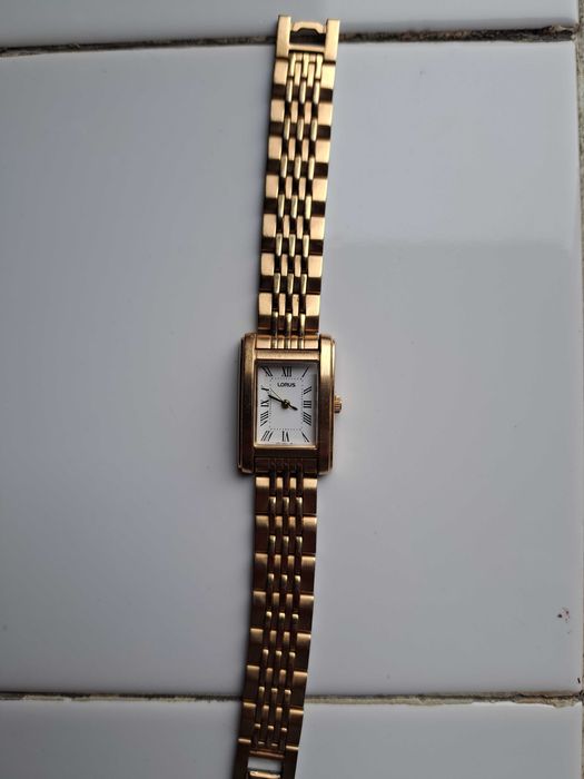 Дамски ръчен часовник Lorus