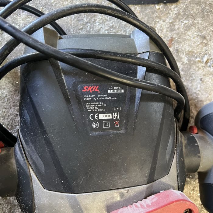 Оберфреза SKIL F0151840 01 1300W