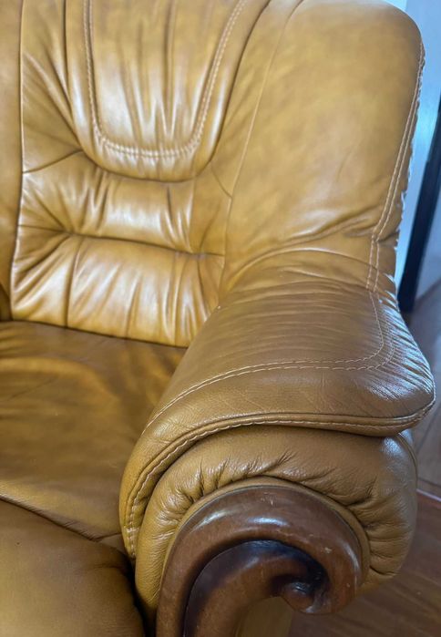 Fotoliu din piele naturala, in stare foarte buna