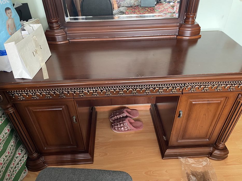 Спальный гарнитур