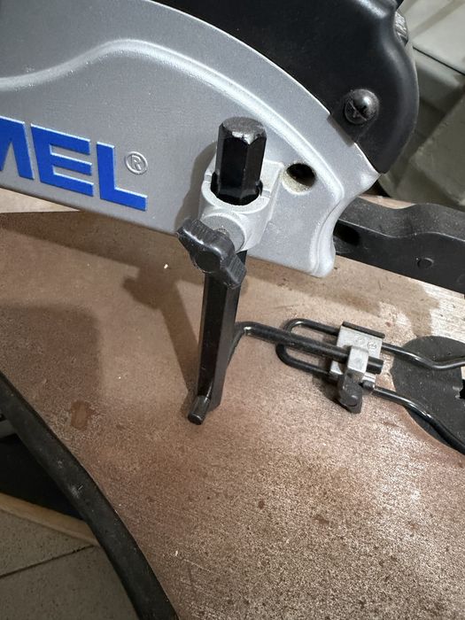 Настолно зеге / скролер DREMEL