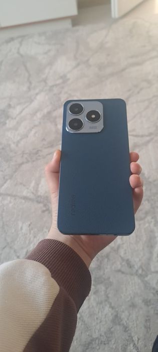 Продам телефон .