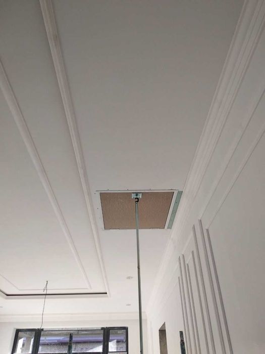 Чердачный люк с пультом, с  механизмом. Автоматическая  лестница.