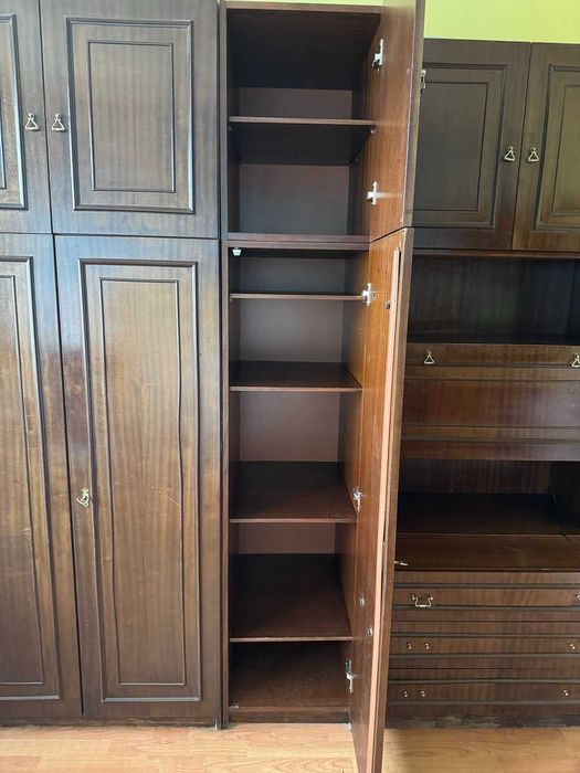 Старинна секция за хол