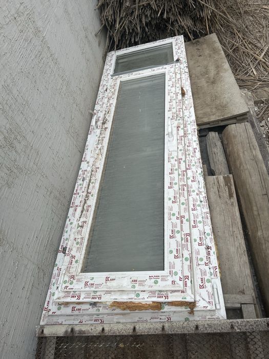 Балконные двери/отдельно есть окно