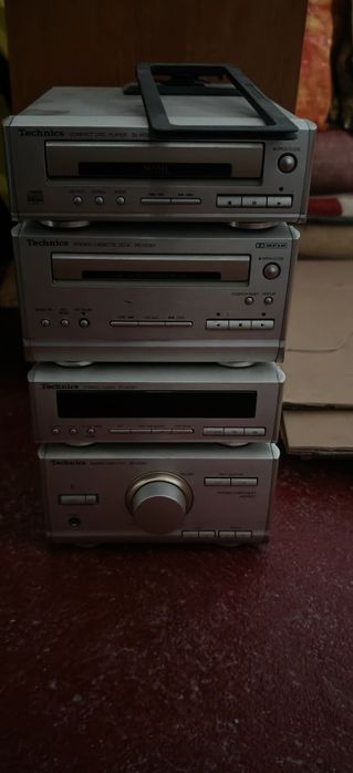 Combina audio Technics in stare perfecta cu 2 boxe