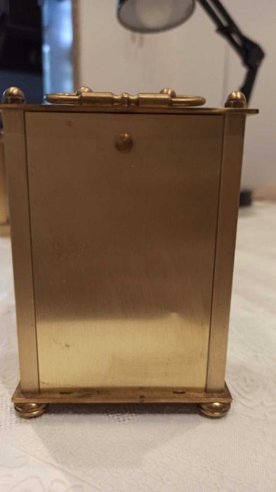 Часовник тип каретен "Роял" английски работещ точно