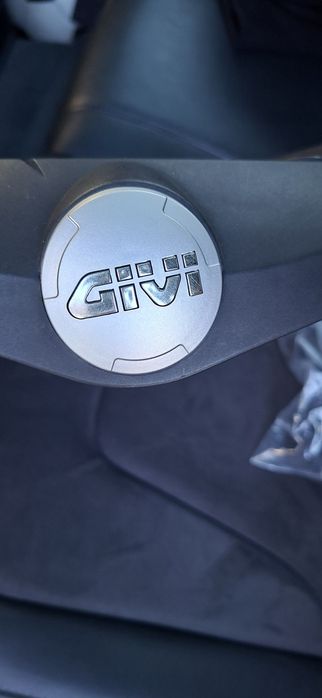 Suport top case Givi pentru piaggio mp3