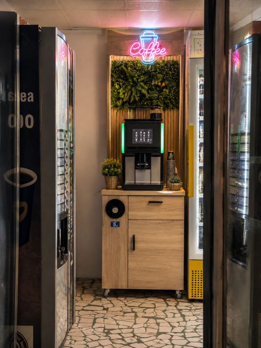 Inchiriem Aparate de cafea