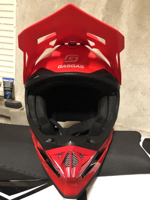 Ендуро каска