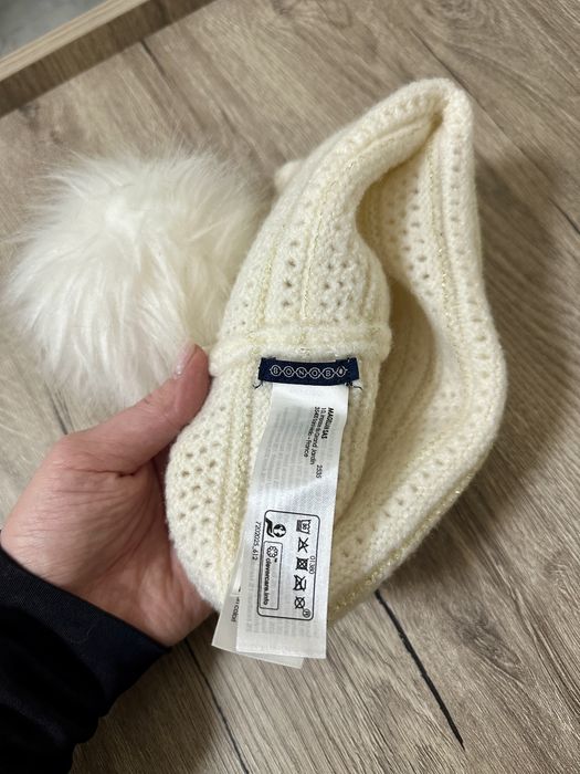 Дамска шапка Bonobo с помпон – нова