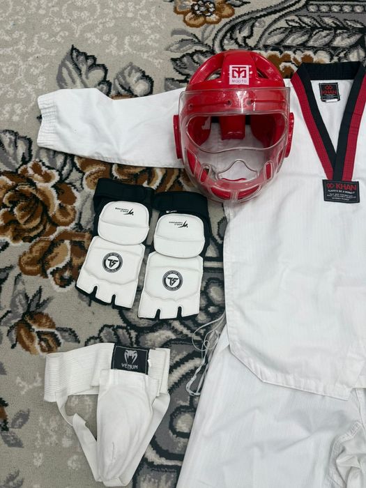 Экипировка для тхэквондо б/у