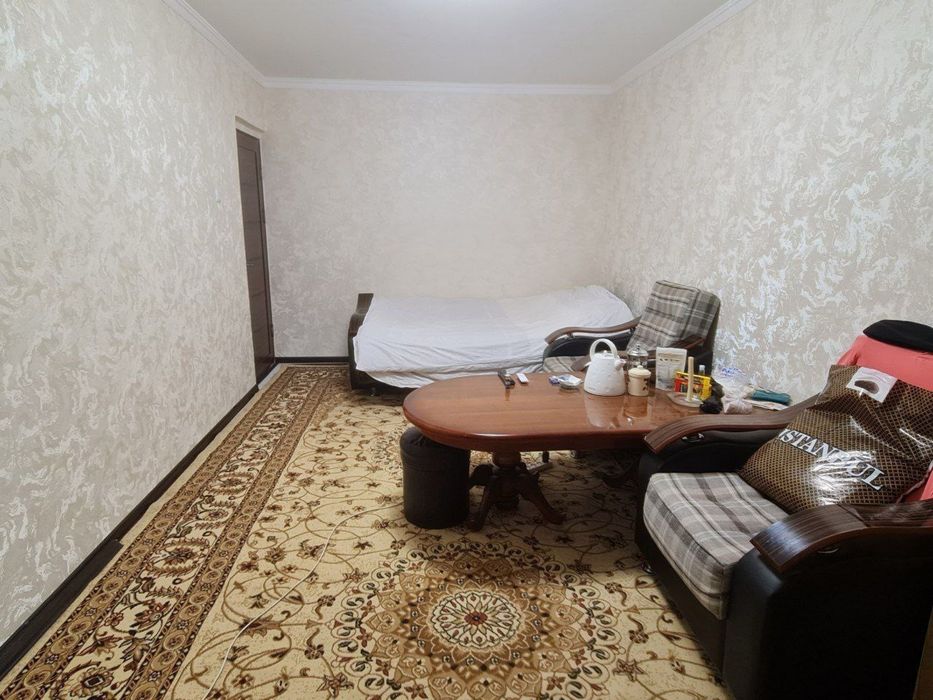 Срочно сотилади 1 хона 1 этаж ески  планировка