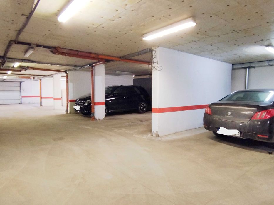 Дава се под наем Четиристаен апартамент в София, Бояна - 137 кв.м за 1300 € - Снимка #23