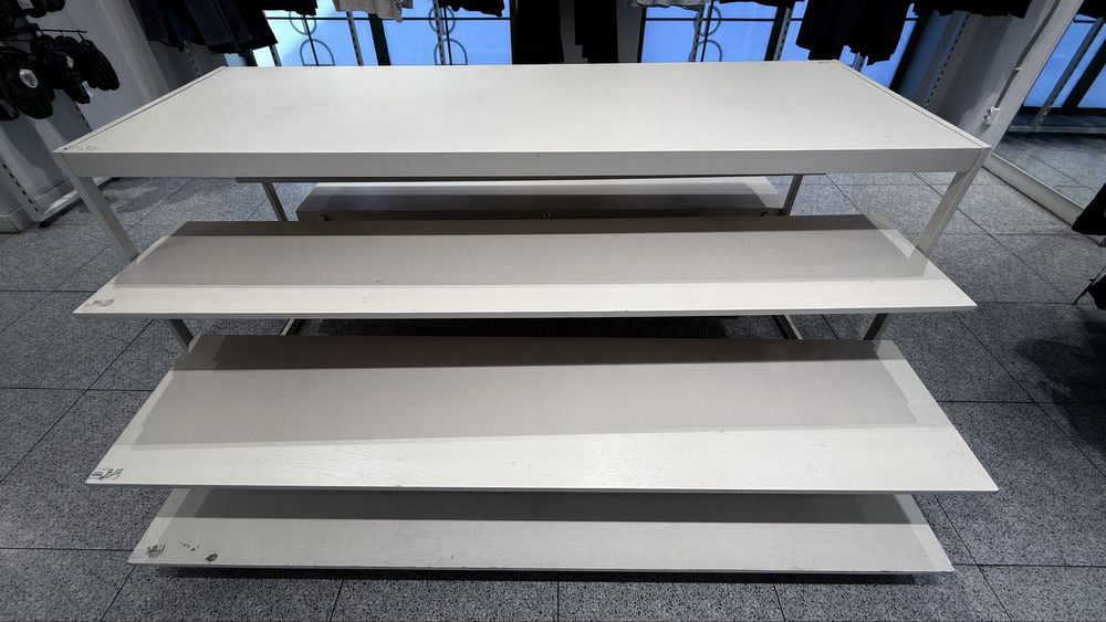 Продаётся большой стол комплект, общие 7 штук точно такие одинаково