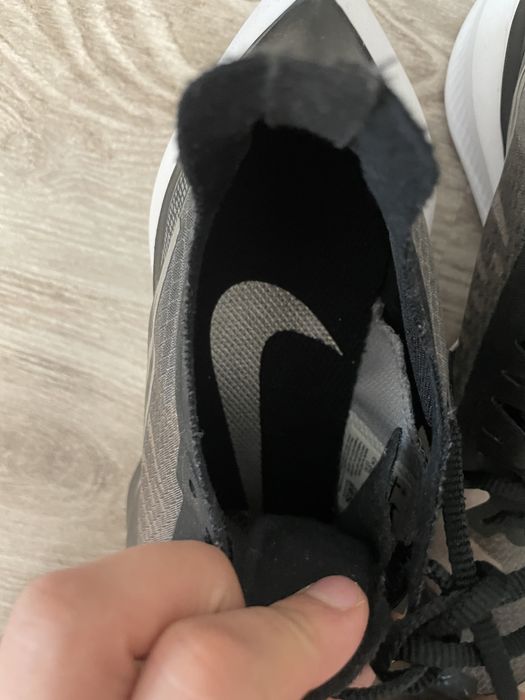 Adidasi Nike foarte usori