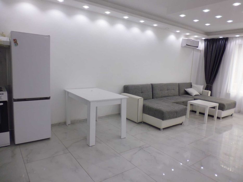 Двустаен тухлен апартамент за продажба в ж.к. Връбница 2, гр. София