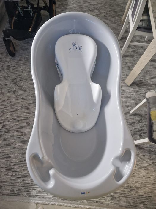 Vand vanită cu suport din metal