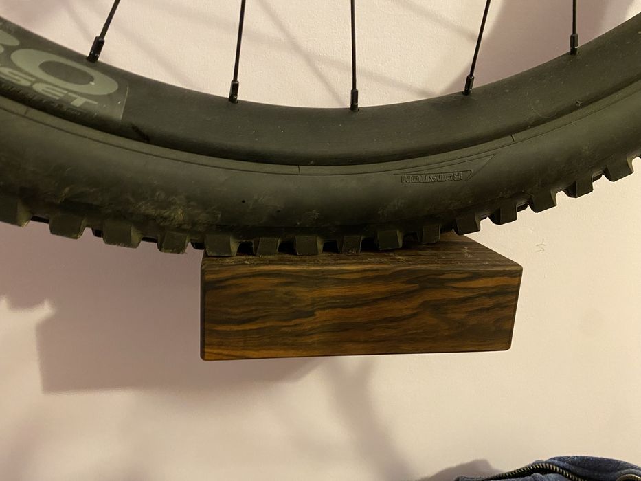 Suport biciclere/trotinete perete