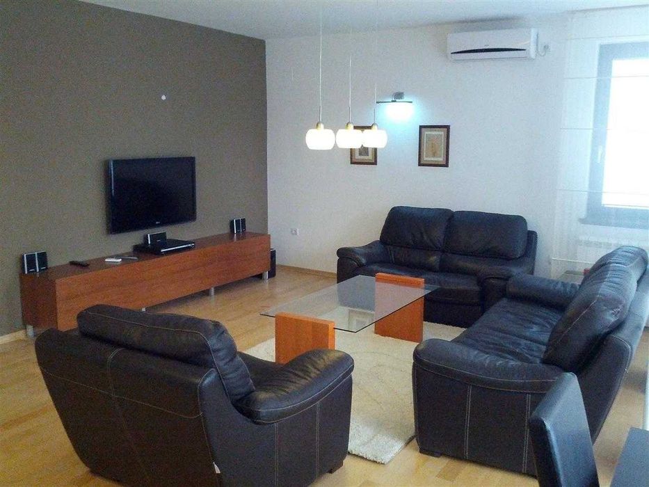 Дава се под наем Двустаен апартамент в София, Слатина - 76 кв.м за 637.5 € - Снимка #1