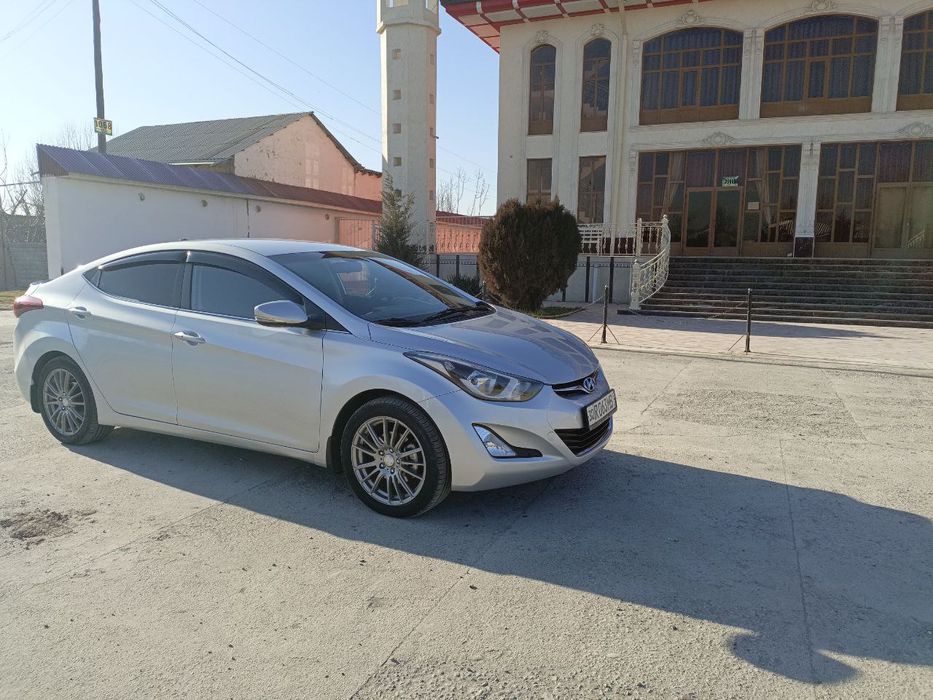 Срочно мошина сотилади