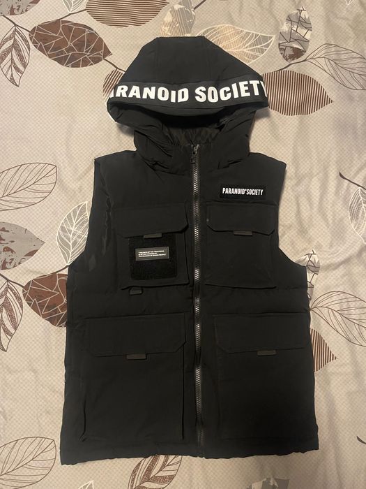 Vestă made by paranoid