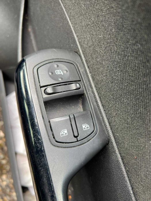 Dezmembrez opel corsa d fl 1.3cdti cod A13DTR cutie 6 trepte