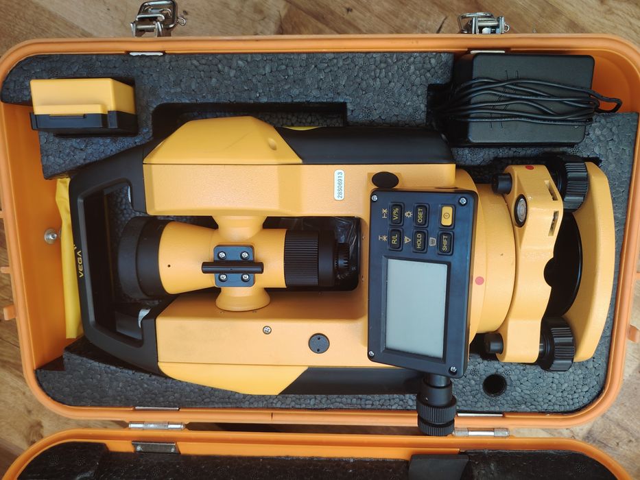 Теодолит продам.