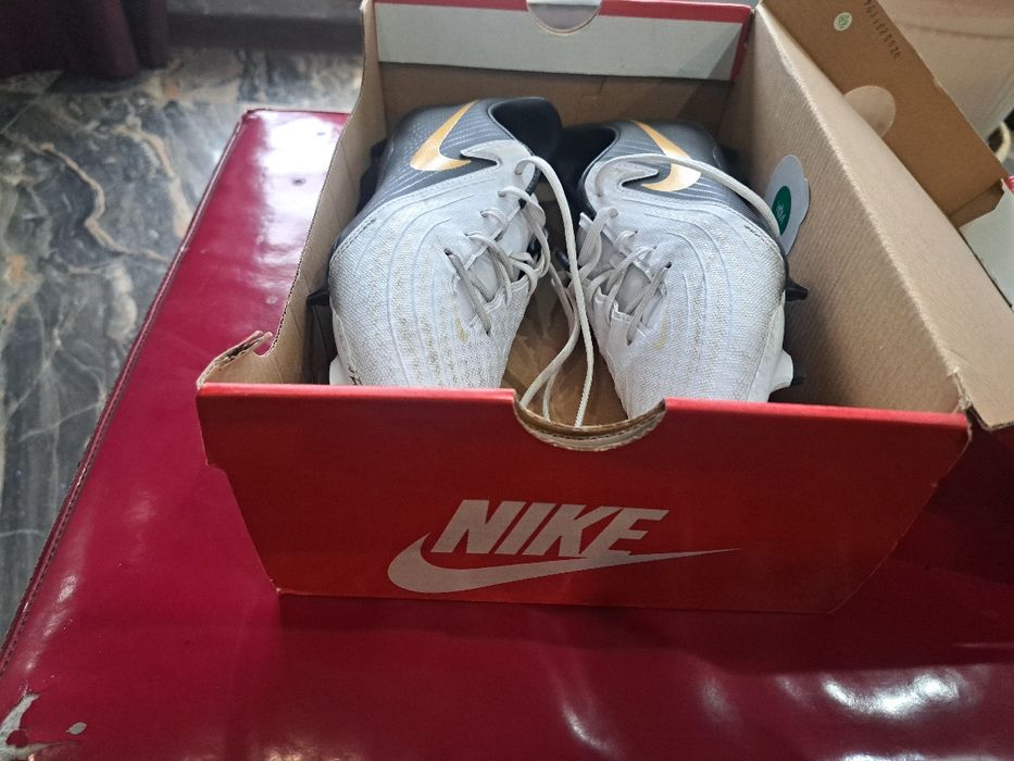 Бутонки Nike Пловдив