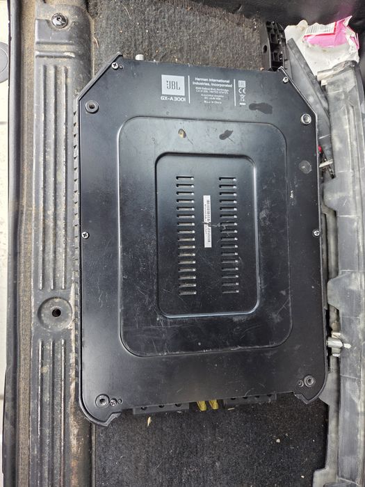 Усилитель для сабвуфера jbl