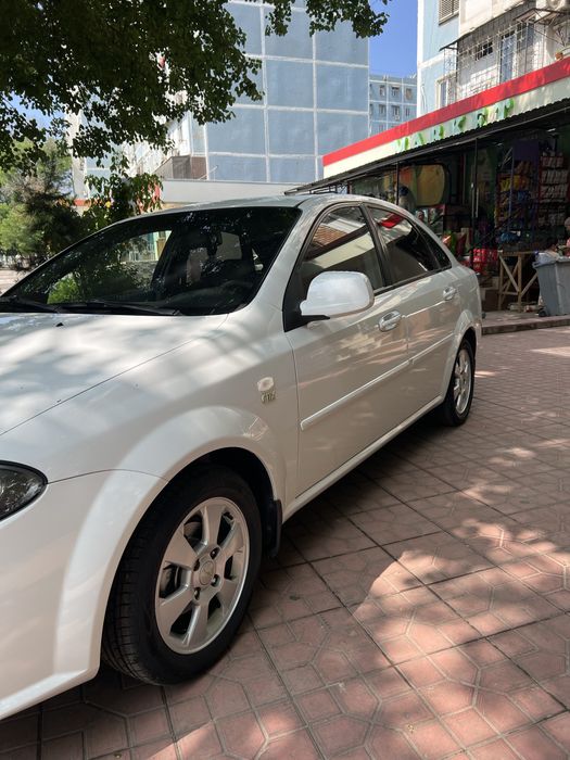 Laseti 1.8 Sotiladi 5600 bolshi