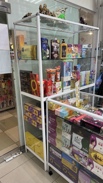 Стеклянная витрина