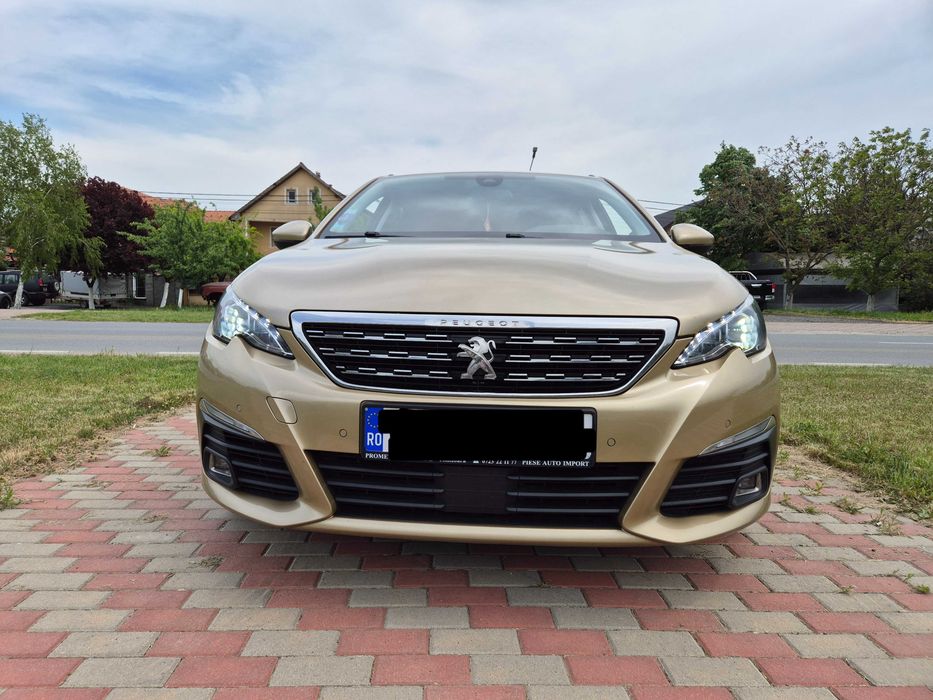 Vând Peugeot 308 1,2 benzină an 2017,