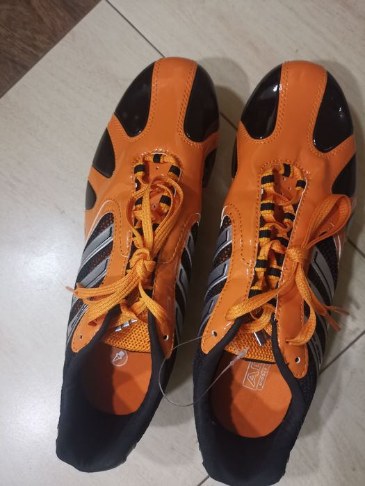 Нови, Оригинални Шпайкове Adidas, за спринт и средни бягания