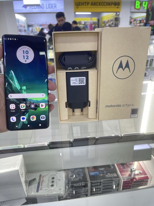 Moto edge 40 новый 12/256