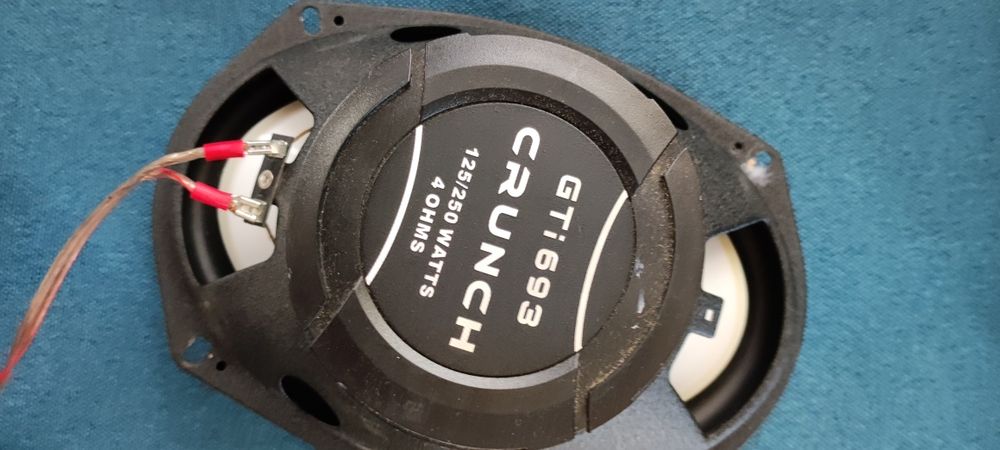 Boxe Crunch GTi 693 + player bluetooth SONY DSX-A400BT