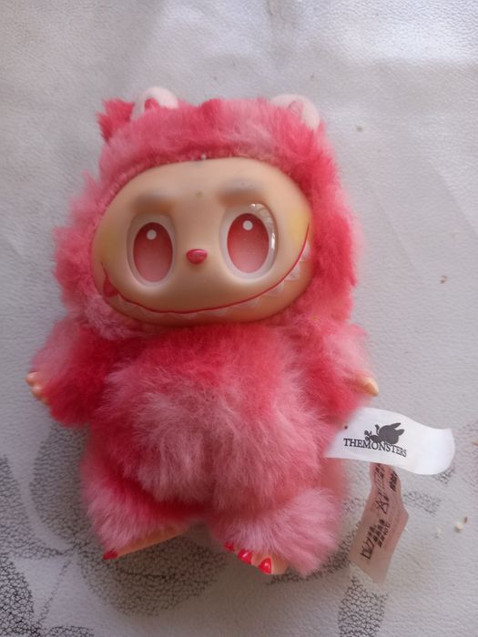 Срочно продаб оригинал лабубу