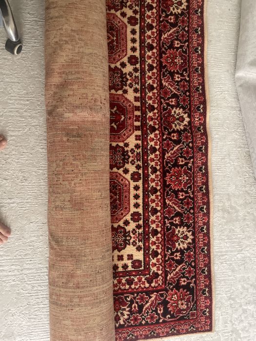 Продам ковры в отличном состояние