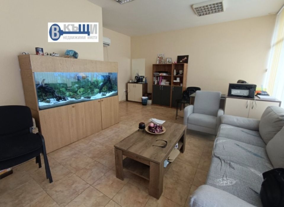 Дава се офис под наем