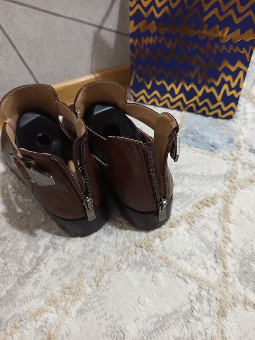 Продам женскую обувь