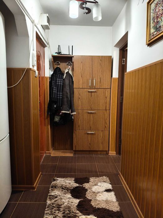 Vând sau închiriez apartament 2 camere mobilat și utilat zonă centrală