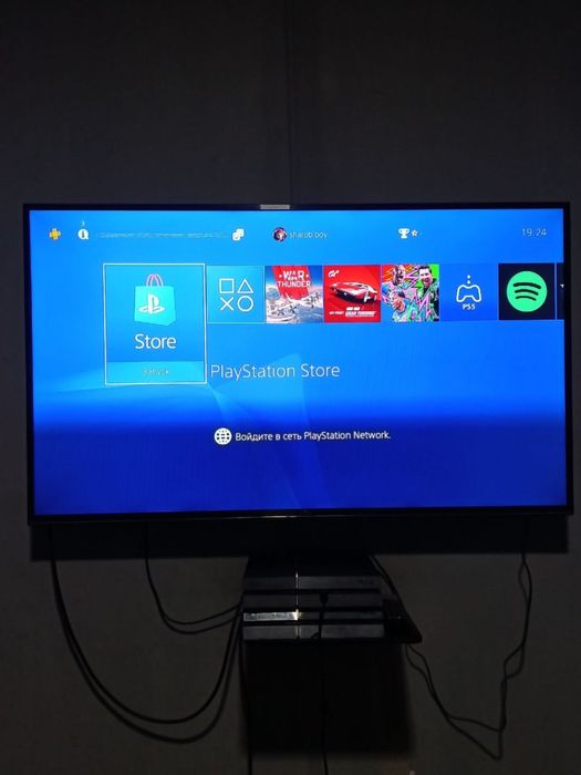 Plastation 4 sotiladi