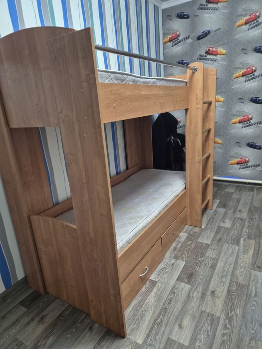 Кровать двухярусная